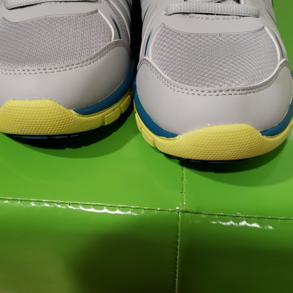 Brand new Stylish Apple Fashion shoes - Picture 7 of 8